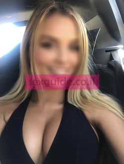 פנתר, עם מראה יפה, עושה עיסוי