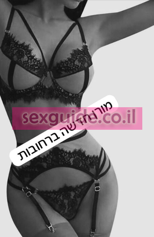 זהב יש מודל יפה גוף שזוף