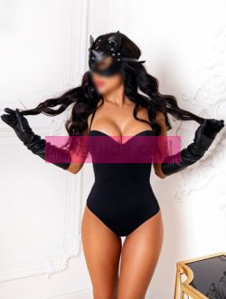 שמש ליווי לו יפה גוף שזוף